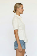 DART DETAIL SHORT STEEVE BUTTON DOWN BLOUSE